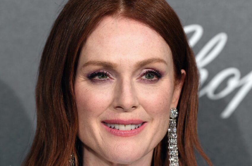  “Just A Young Copy Of Her Mom”: Julianne Moore Showed Rare Photos Of Her 22-Year-Old Daughter!