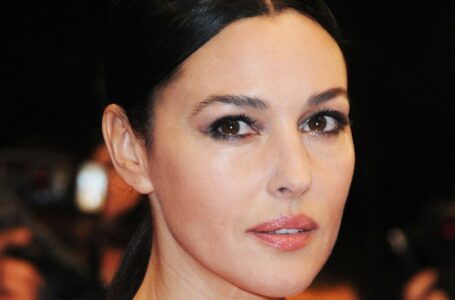 “The Most Charming Woman Of The Century”: 59-Year-Old Monica Bellucci Gaced The Cover Of Elle In a Seductive Look!