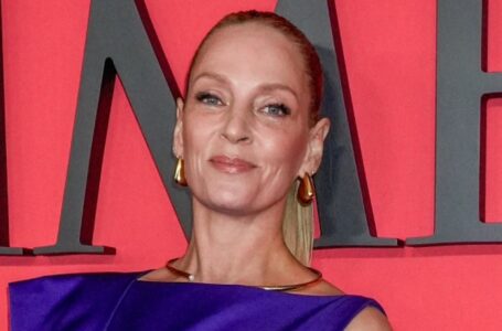 “In a Stylish Violet Dress And Luxurious Jewelry”: Uma Thurman Became The Star Of The Red Carpet!