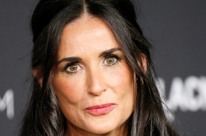 "Like a Flower Butterfly" 61YearOld Demi Moore Stole The Show At The