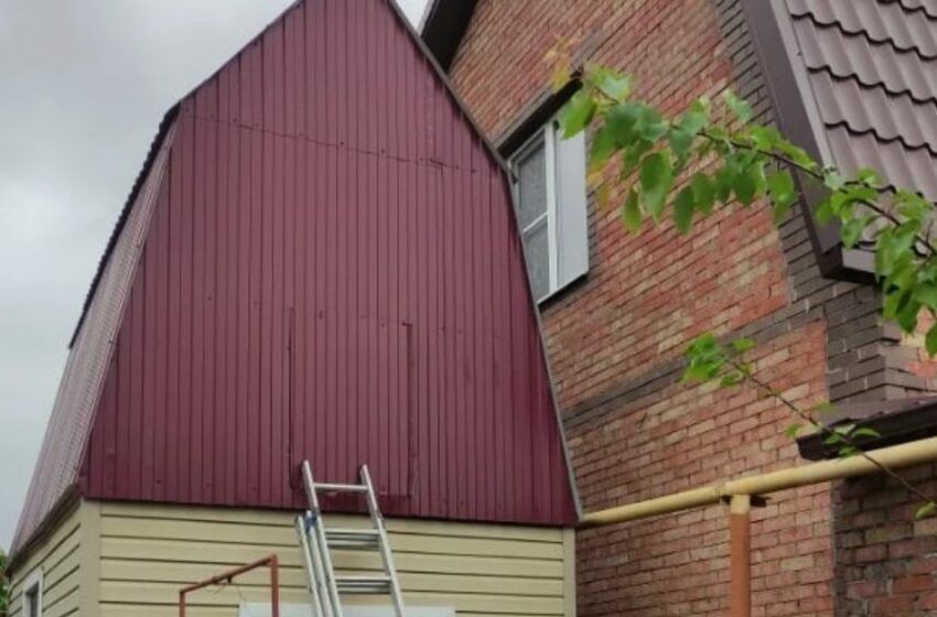  Their Neighbor Built a Two-Story House On The Boundary With a Window Onto Our Site: What Did They Come Up With In Response?