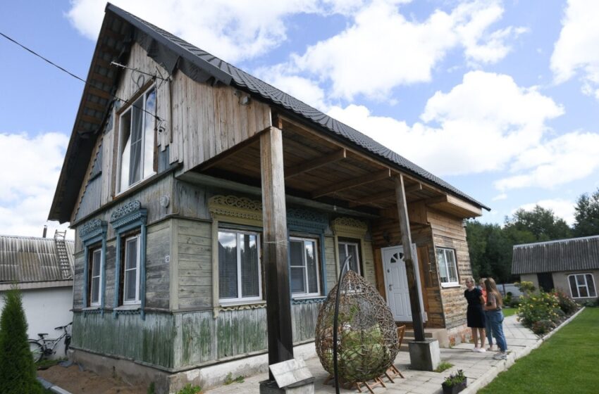  The Cottage Has Been Abandoned For 18 Years: But The New Owners Decided To Transform It