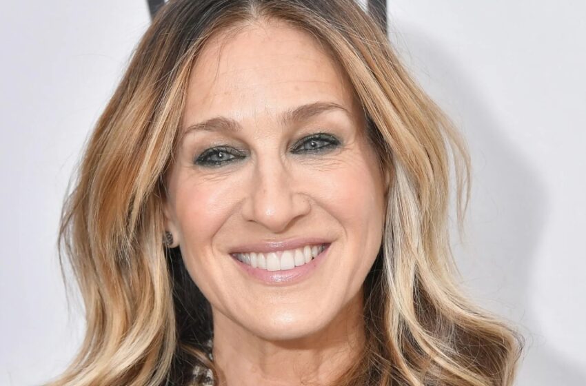  “Stylists Tried To Rejuvenate The Actress, But Everything Turned Out the Opposite”: Recent Photos Of Sarah Jessica Parker Taken By The Paparazzi Shocked Fans!