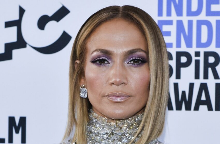  “Too much Botox”: Jennifer Lopez showed herself without makeup and faced criticism