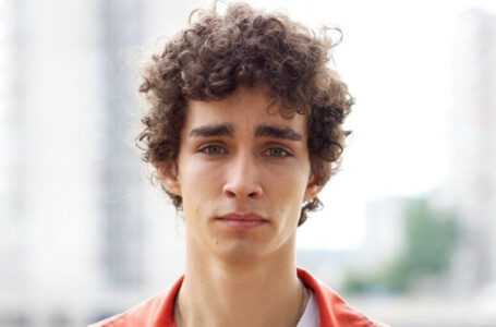 The Handsome Guy – Nathan From The Series “Misfits”: What Does He Look Like Now?