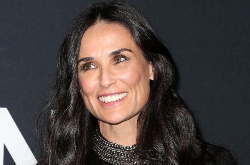  Demi Moore, 61, Shines Like Never Before, but People Noticed the Same Detail