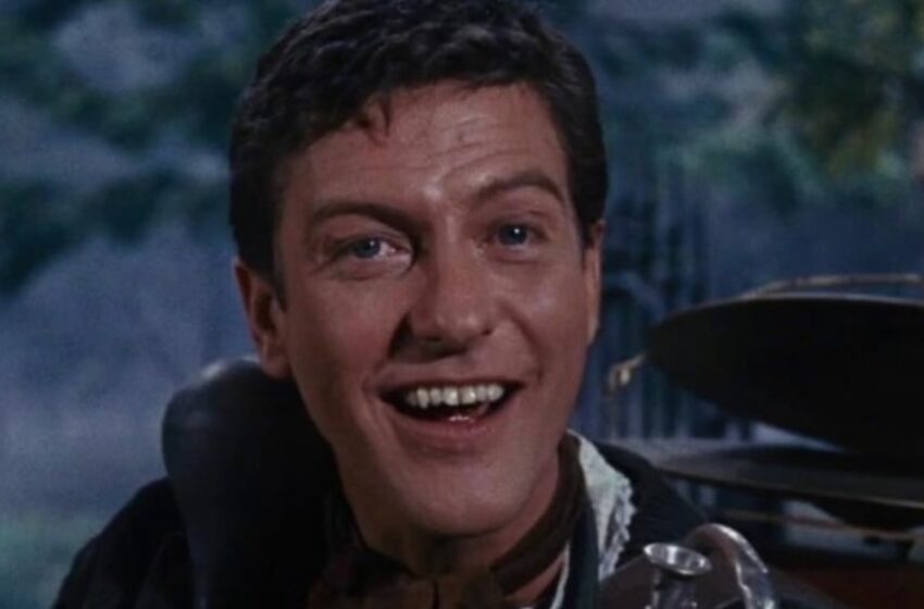  “An Energetic Grey-Haired Old Man”: Dick Van Dyke From Mary Poppins Amazes Fans At 98 Years Old!