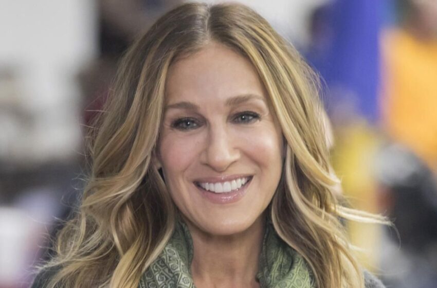  “With Glasses And a Bun On Her Head”: What Does Sarah Jessica Parker Look Like Without Makeup?