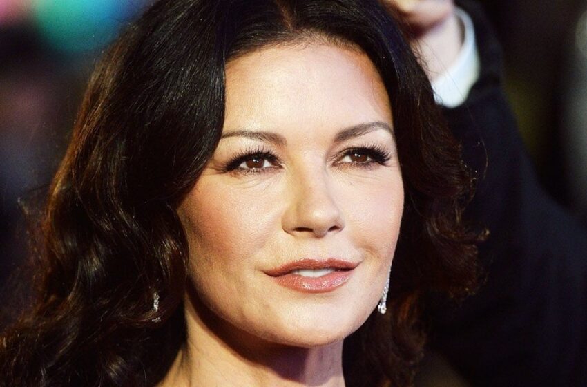  The Heiress Of Catherine Zeta-Jones Copies Her Mom’s Famous Birthday Look: The Resemblance Is Truly Stunning!