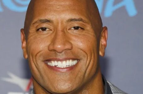 „Gerbėjai nustebę, kad Dwayne Johnson dukra švenčia 23-ąjį gimtadienį“: ji atrodo visiškai kaip tėvas!