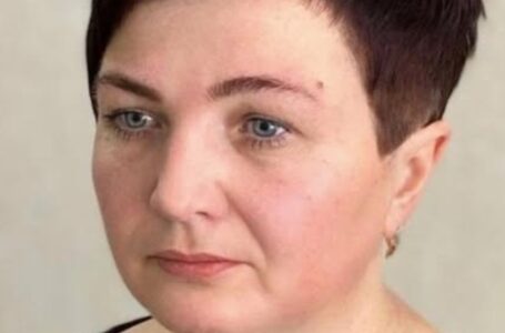 Frizūru kļūdas, no kurām jāizvairās pēc 40: eksperta padomi jauneklīgam un svaigam izskatam!