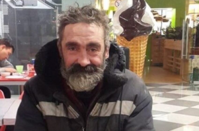 Padavėja Maloniai Aptarnavo Benamį Vyrą: Mergina Net Neįtarė, Kokia Staigmena Jos Laukia!