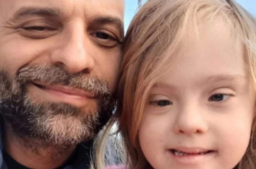  20 šeimos atmetė našlaitę mergaitę su Dauno sindromu: kaip ji pasikeitė po to, kai ją įsivaikino vienišas vyras?