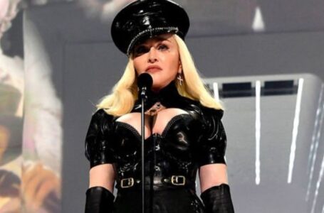 Madonna pārsteidz fanus ar krasām operācijām 66 gadu vecumā, lai iepriecinātu 29 gadus veco līgavaini: Skaties viņas jauno izskatu un jauno līgavaini!
