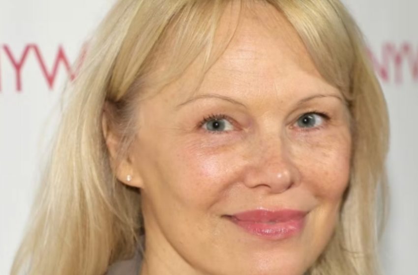  Pamela Andersone, 58, atkal atrod mīlestību!: Uzzini, kas nozaga viņas sirdi pēc 4 laulībām!