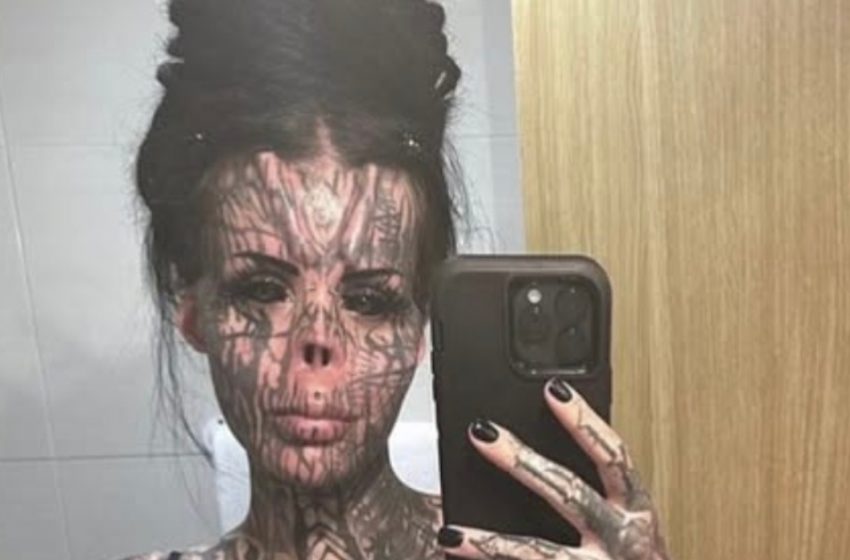 Tetovēta sieviete, kura glabā savu degunu burkā, rāda satriecošas “pirms” fotogrāfijas!: Apskatiet fotogrāfijas!