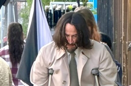 Iemīļotā Holivudas asa sižeta filmu zvaigzne pamanīta uz kruķiem ar pārsietu kāju!: Fani prāto, kas noticis!