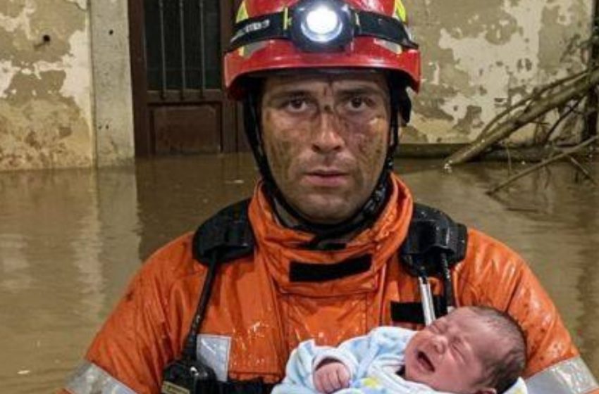 Aizzīmogota ēka, appludinātas ielas!: Kā mazulis izdzīvoja tur, kur nevienam nebija jābūt?