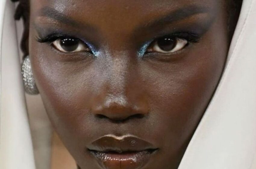  Supermodelis žavi gerbėjus savo stulbinančiu stiliumi ir ikoniškomis išvaizdomis!: Peržiūrėkite dar daugiau įspūdingų nuotraukų!