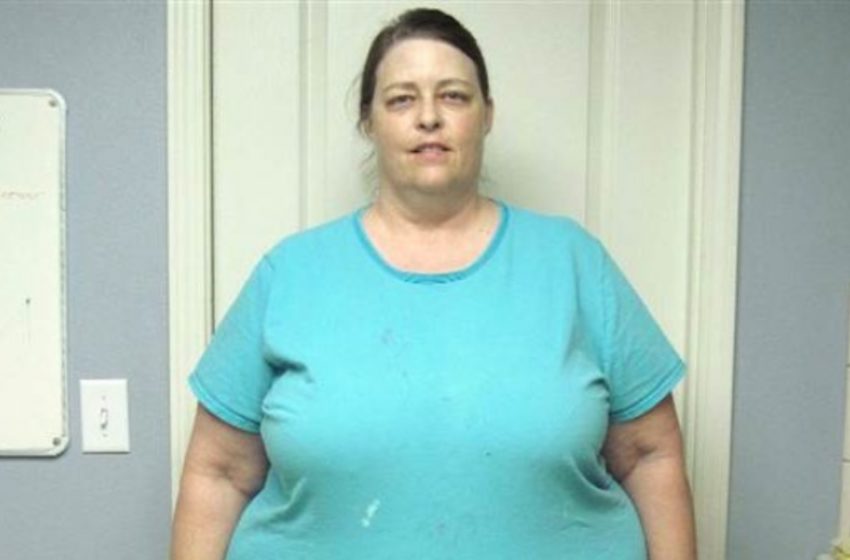  63 gadus veca pensionēta sieviete samazina savu ķermeņa svaru uz pusi, zaudējot 100 kg!: Apskatiet fotoattēlus!