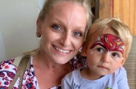 Neįmanoma tampa įmanoma: moteris be rankų ir kojų randa meilę, tampa mama ir kuria sėkmingą karjerą!